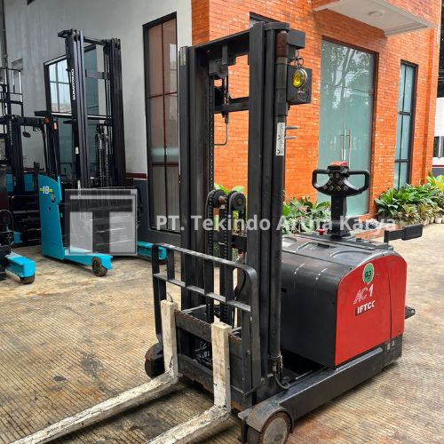 Stacker full elektric 1,5 Ton Reach